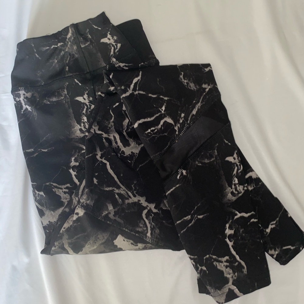 Leggings/ Yoga Pants